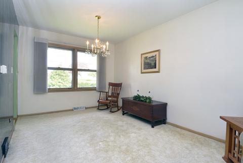 144 Lance Dr, Des Plaines, IL 60016 photo 8