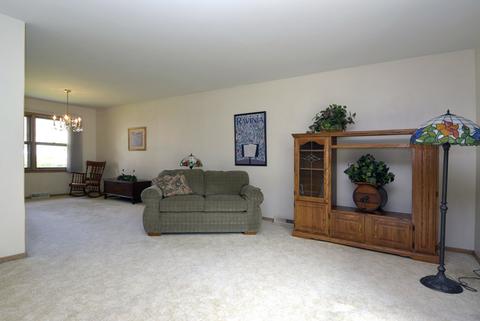 144 Lance Dr, Des Plaines, IL 60016 photo 7