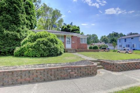 404 S Edwin St, Champaign, IL 61821 photo 2