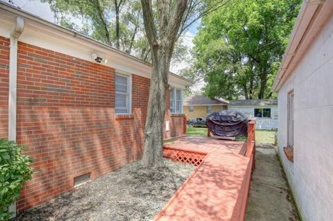 404 S Edwin St, Champaign, IL 61821 photo 9
