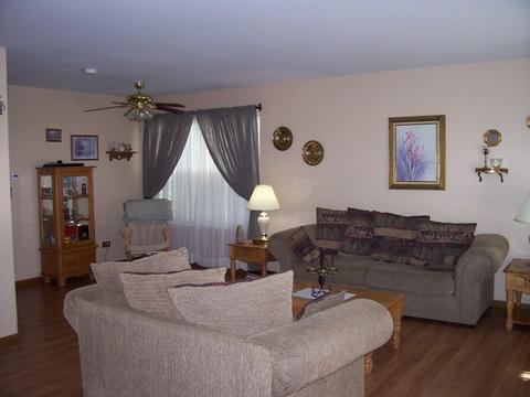 989 Legrande Ave, Aurora, IL 60506 photo 3
