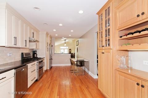 1608 Madsen Ct, Wheaton, IL 60187 photo 4
