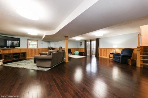 1608 Madsen Ct, Wheaton, IL 60187 photo 12