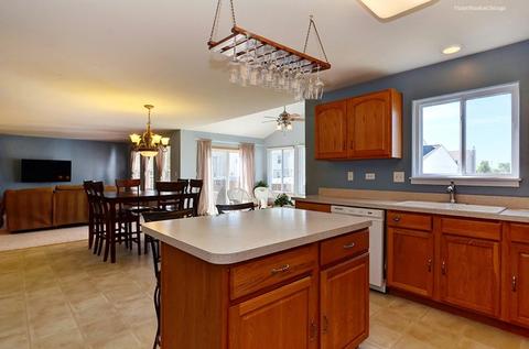 7602 Locust Ln, Plainfield, IL 60586 photo 10