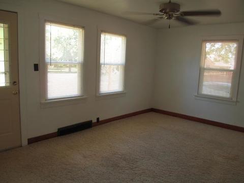 157 E 2nd St, Oglesby, IL 61348 photo 3