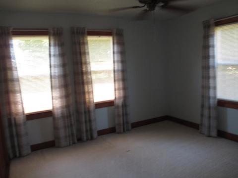157 E 2nd St, Oglesby, IL 61348 photo 5