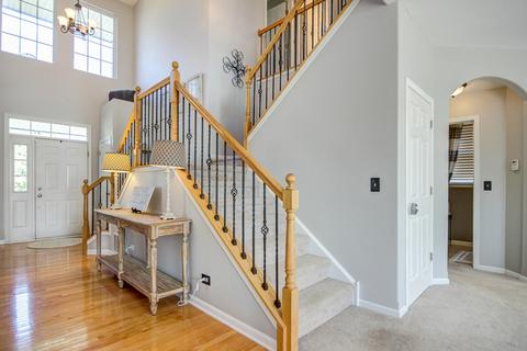 2256 Arcadia Ct, Aurora, IL 60503 photo 4