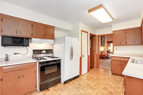 310 Pinehurst Dr, Des Plaines, IL 60016 photo 17