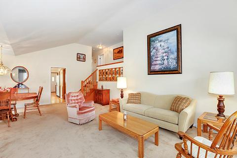 310 Pinehurst Dr, Des Plaines, IL 60016 photo 11