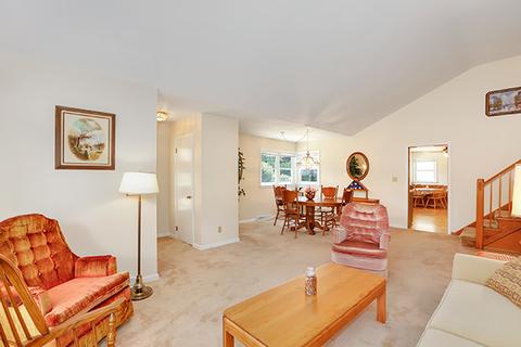 310 Pinehurst Dr, Des Plaines, IL 60016 photo 10