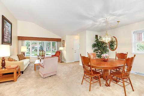 310 Pinehurst Dr, Des Plaines, IL 60016 photo 9