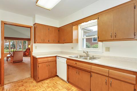 310 Pinehurst Dr, Des Plaines, IL 60016 photo 16