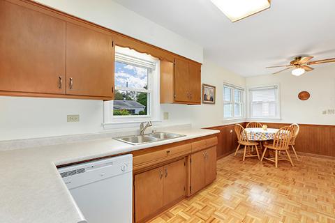 310 Pinehurst Dr, Des Plaines, IL 60016 photo 18