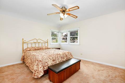 310 Pinehurst Dr, Des Plaines, IL 60016 photo 20