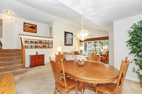 310 Pinehurst Dr, Des Plaines, IL 60016 photo 5