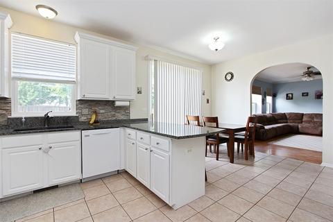 3718 Westminster Pl, Mchenry, IL 60050 photo 4