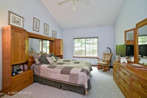 2044 Jeffrey Ct, Elgin, IL 60123 photo 6