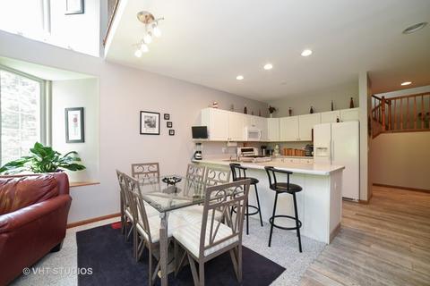 2044 Jeffrey Ct, Elgin, IL 60123 photo 4