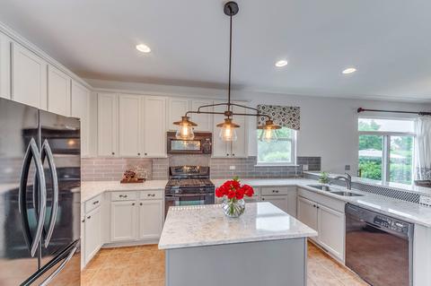 11319 Glenbrook Cir, Plainfield, IL 60585 photo 3