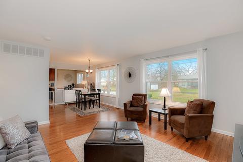 565 Milan Ln, Hoffman Estates, IL 60169 photo 22