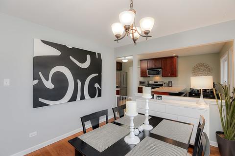 565 Milan Ln, Hoffman Estates, IL 60169 photo 18