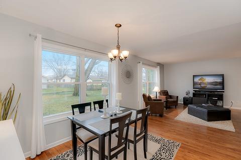 565 Milan Ln, Hoffman Estates, IL 60169 photo 16