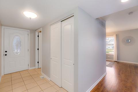 565 Milan Ln, Hoffman Estates, IL 60169 photo 23