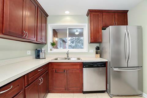 565 Milan Ln, Hoffman Estates, IL 60169 photo 6