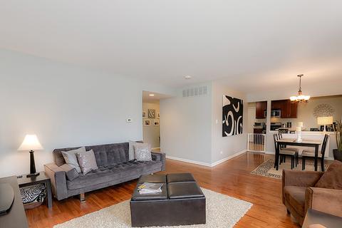 565 Milan Ln, Hoffman Estates, IL 60169 photo 21
