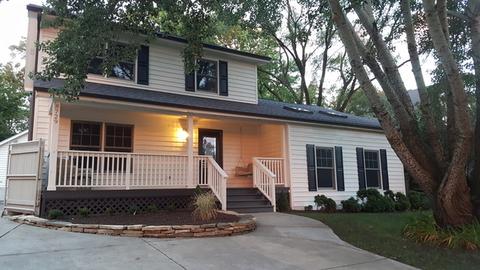 8729 Skyline Dr, Burr Ridge, IL 60527 photo 1