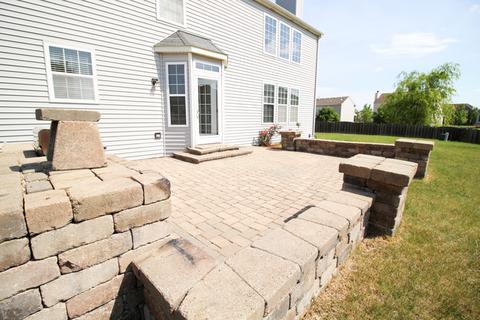 7652 Pin Oak Ct, Plainfield, IL 60586 photo 2