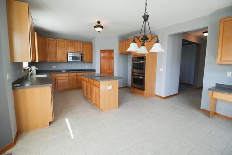 7652 Pin Oak Ct, Plainfield, IL 60586 photo 3