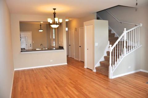 5479 Elizabeth Pl, Rolling Meadows, IL 60008 photo 3