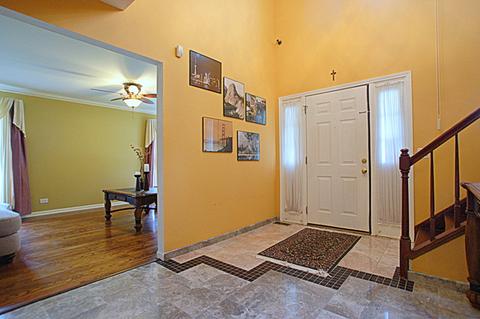 985 Stockbridge Pl, Elgin, IL 60120 photo 4