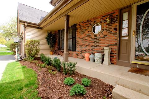 985 Stockbridge Pl, Elgin, IL 60120 photo 3