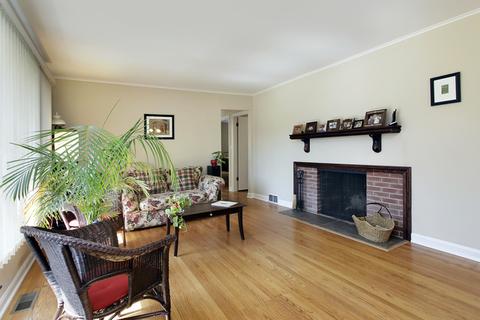 2100 Robincrest Ln, Glenview, IL 60025 photo 3