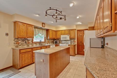 64 Adare Dr, Cary, IL 60013 photo 14