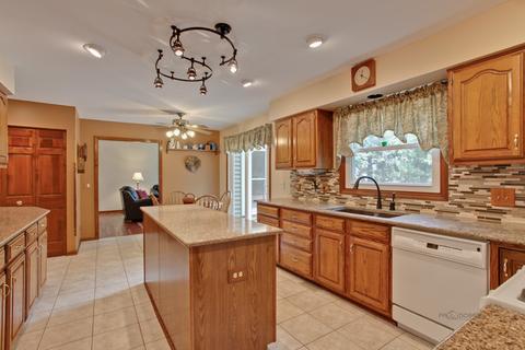 64 Adare Dr, Cary, IL 60013 photo 17