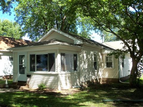 322 E Chapin St, Morris, IL 60450 photo 2