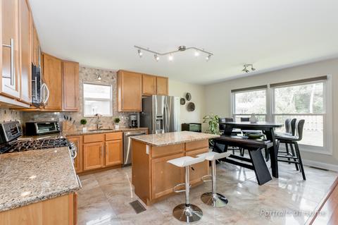 207 Mohawk Dr, Carol Stream, IL 60188 photo 6