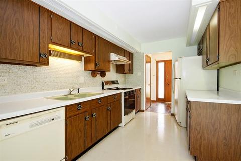 6509 Linden Dr, Oak Forest, IL 60452 photo 5