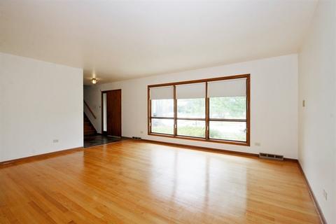 6509 Linden Dr, Oak Forest, IL 60452 photo 2