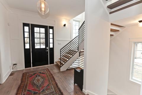 709 W Jackson Ave, Naperville, IL 60540 photo 2