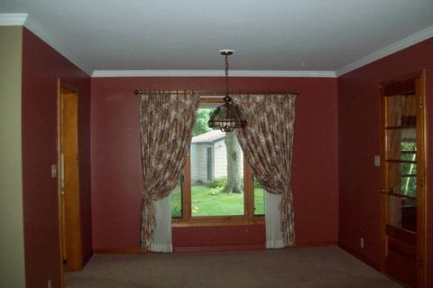 521 E Wall St, Morrison, IL 61270 photo 3