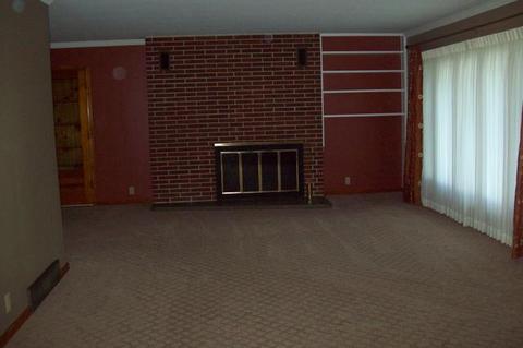 521 E Wall St, Morrison, IL 61270 photo 2