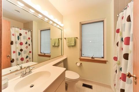 1375 E 57th St, Chicago, IL 60637 photo 14