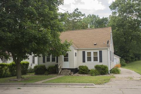 513 N Cherry St, Morrison, IL 61270 photo 1