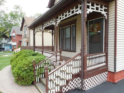 517 Mill St, Elgin, IL 60123 photo 2