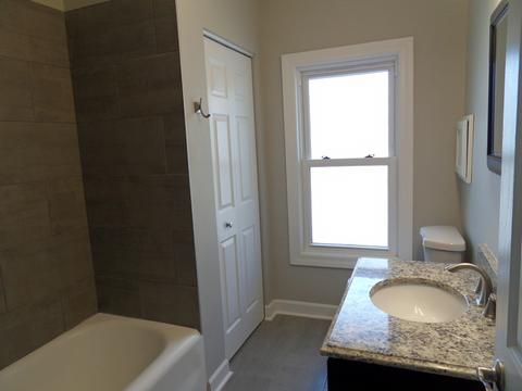 321 Marion Ave, Aurora, IL 60505 photo 18
