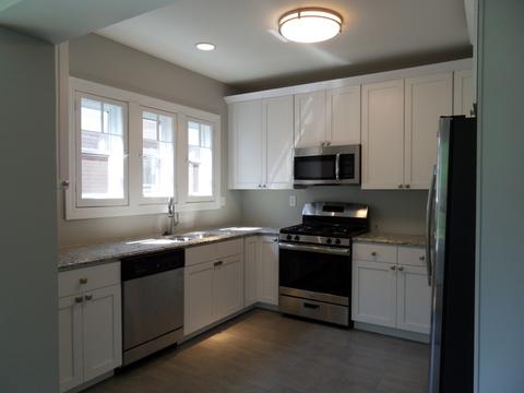 321 Marion Ave, Aurora, IL 60505 photo 2